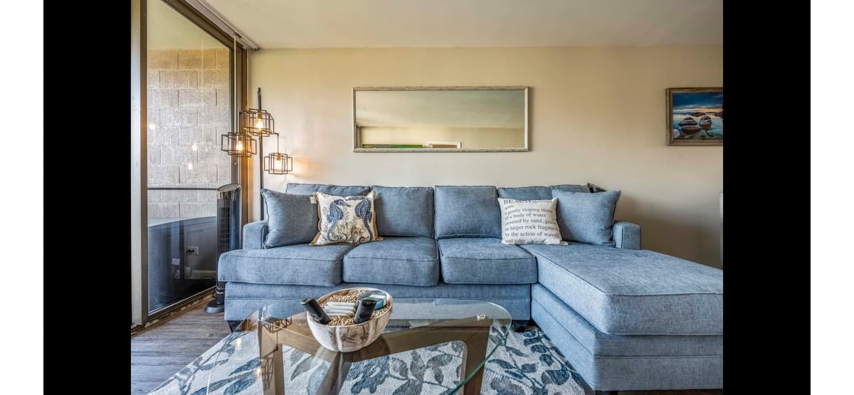 Condo in Lahaina · ★4.61 · 2 bedrooms · 3 beds · 2 baths - Photo 4