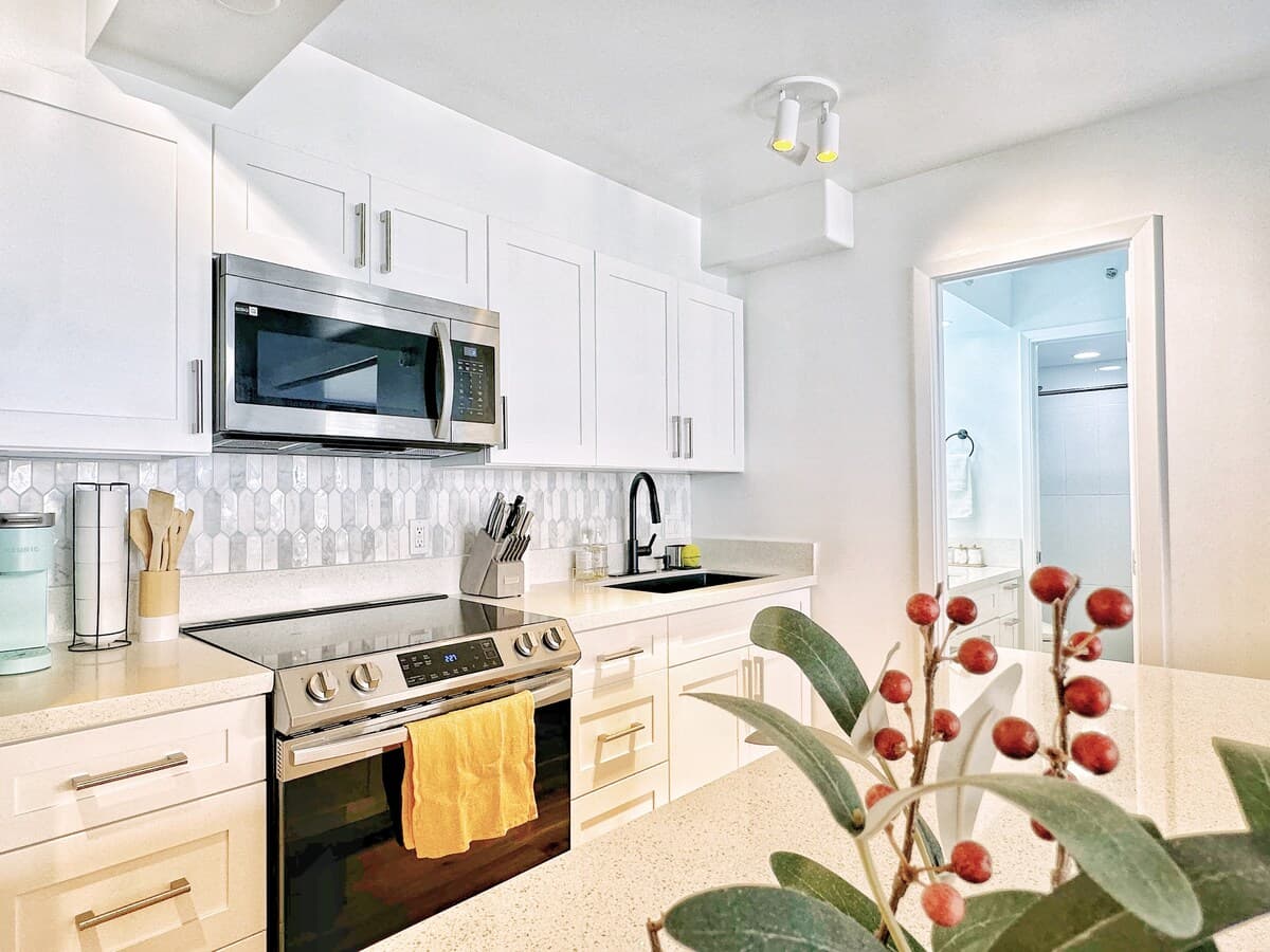 Boutique Style 1bdrm w/Parking - Photo 2