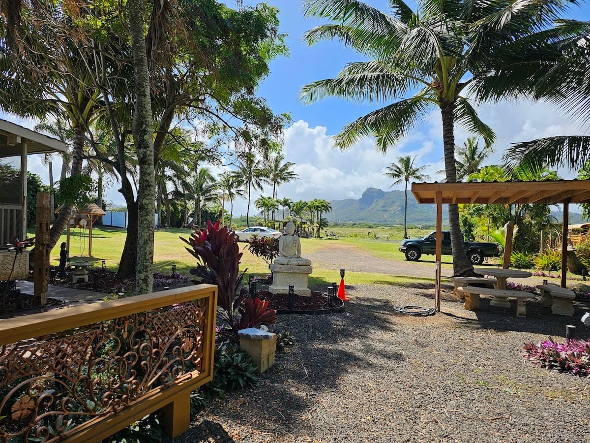 Artistic 1 bedroom - quick walk to the beach - Photo 2