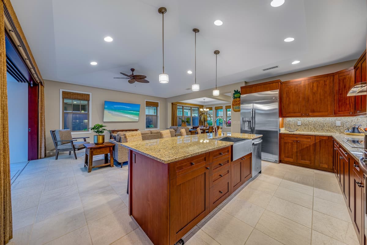 Home in Kailua-Kona · ★5.0 · 3 bedrooms · 3 beds · 2.5 baths - Photo 5