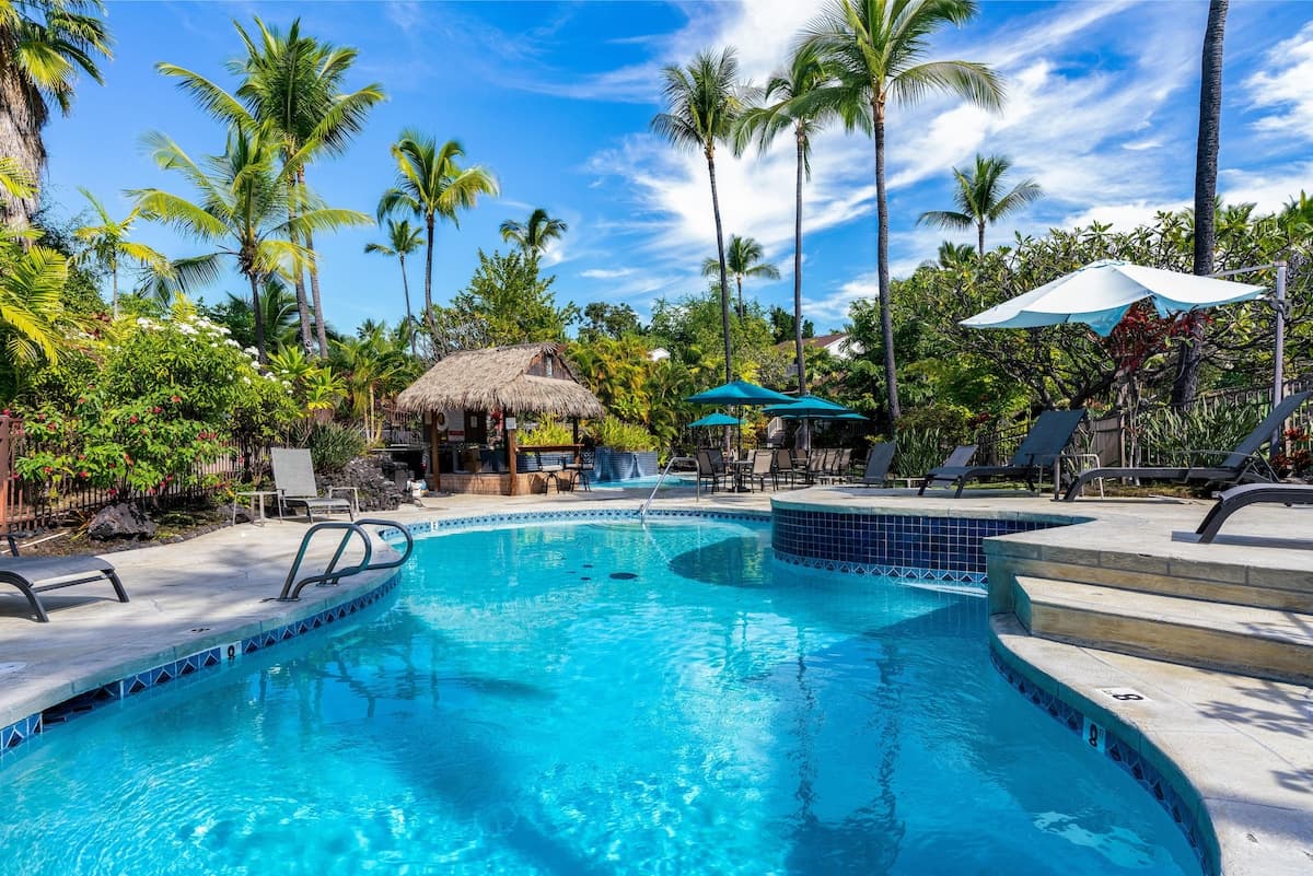 Townhouse in Kailua-Kona · ★4.86 · 1 bedroom · 2 beds · 1 bath - Photo 1