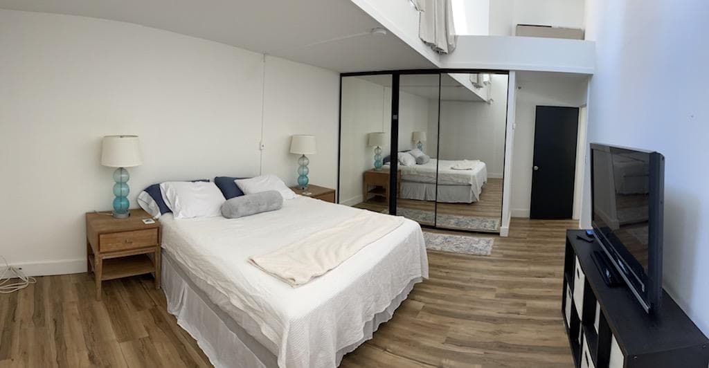 Condo in Honolulu · ★4.67 · 1 bedroom · 3 beds · 1.5 private baths - Photo 5