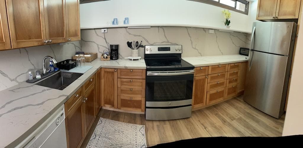 Condo in Honolulu · ★4.67 · 1 bedroom · 3 beds · 1.5 private baths - Photo 4