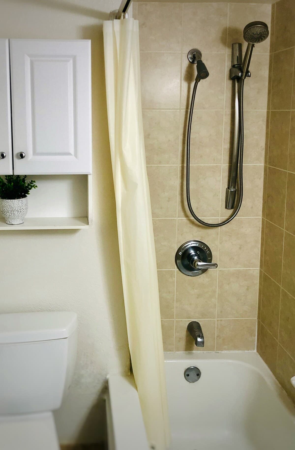 Condo in Honolulu · ★4.63 · Studio · 1 bed · 1 shared bath - Photo 3