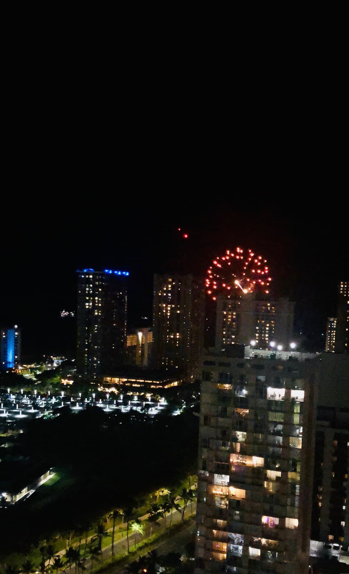 Condo in Honolulu · ★4.63 · Studio · 1 bed · 1 shared bath - Photo 4
