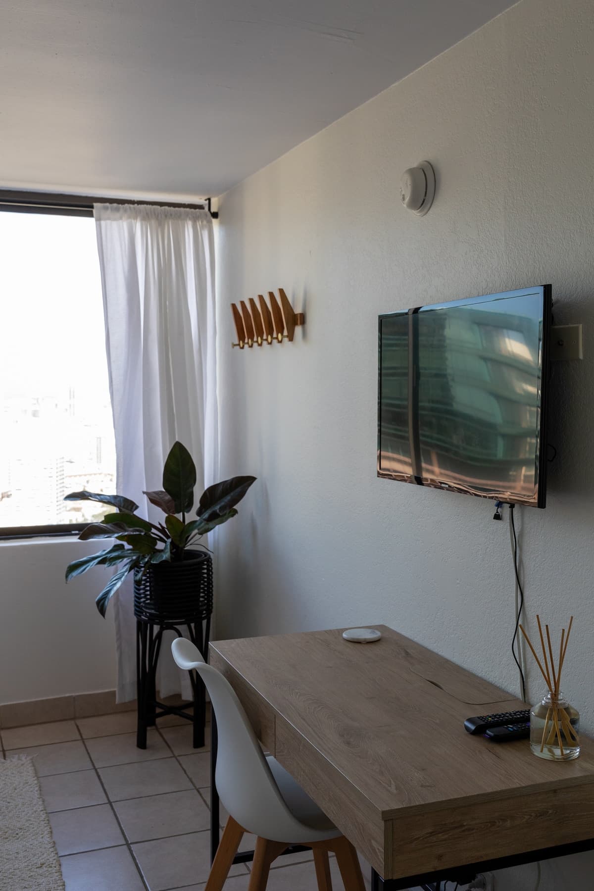 Condo in Honolulu · ★4.81 · 1 bedroom · 1 bed · 1 private bath - Photo 5