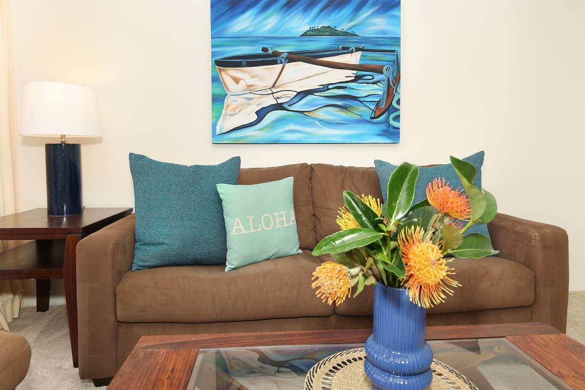 Condo in Honolulu · ★4.79 · 1 bedroom · 2 beds · 1 private bath - Photo 3
