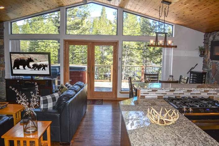 Spa Home with Hot Tub, Sauna & Mountain Views - Photo 5