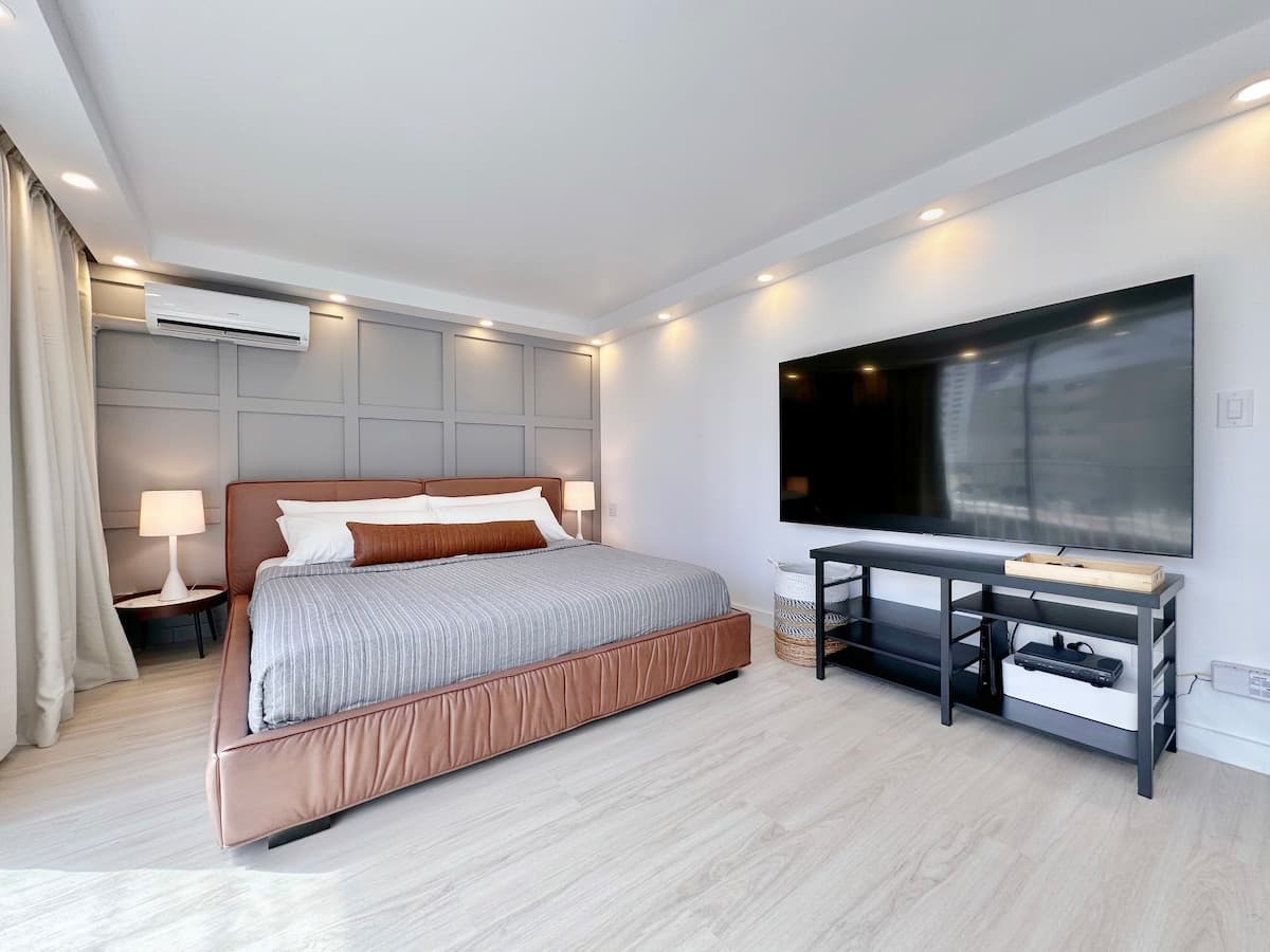 Walk to the beach!-Cozy Renovated Waikiki Studio~ - Photo 5