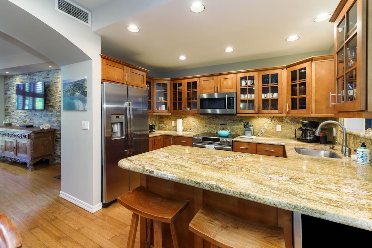 Townhouse in Lahaina · ★4.96 · 3 bedrooms · 5 beds · 2.5 private baths - Photo 5