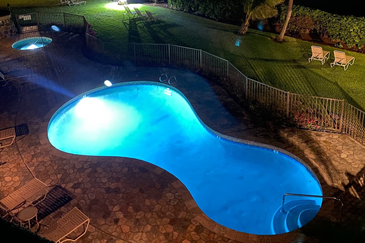 Condo in Wailuku · ★4.96 · 1 bedroom · 1 bed · 1 bath - Photo 5