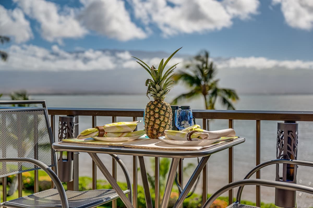 Condo in Wailuku · ★4.96 · 1 bedroom · 1 bed · 1 bath - Photo 1