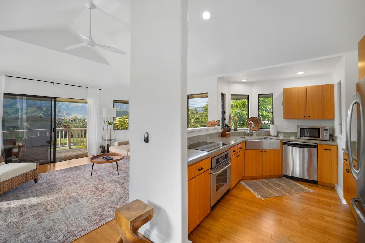 Home in Princeville · ★4.94 · 3 bedrooms · 3 beds · 2.5 baths - Photo 3