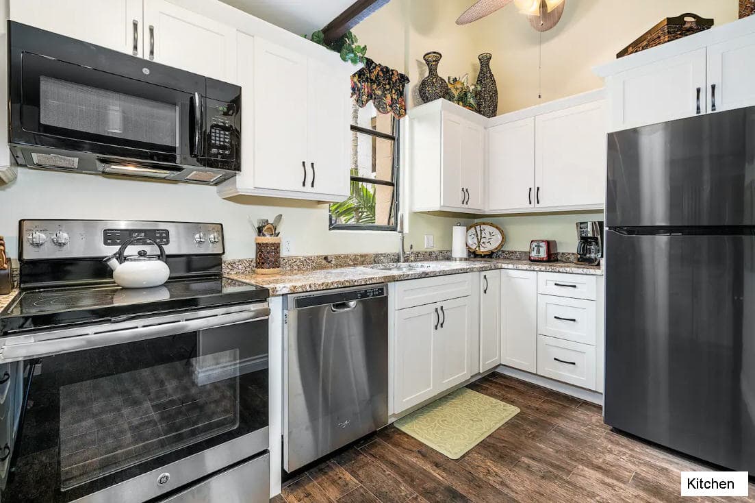 Luxury Oceanside Escape - Photo 4