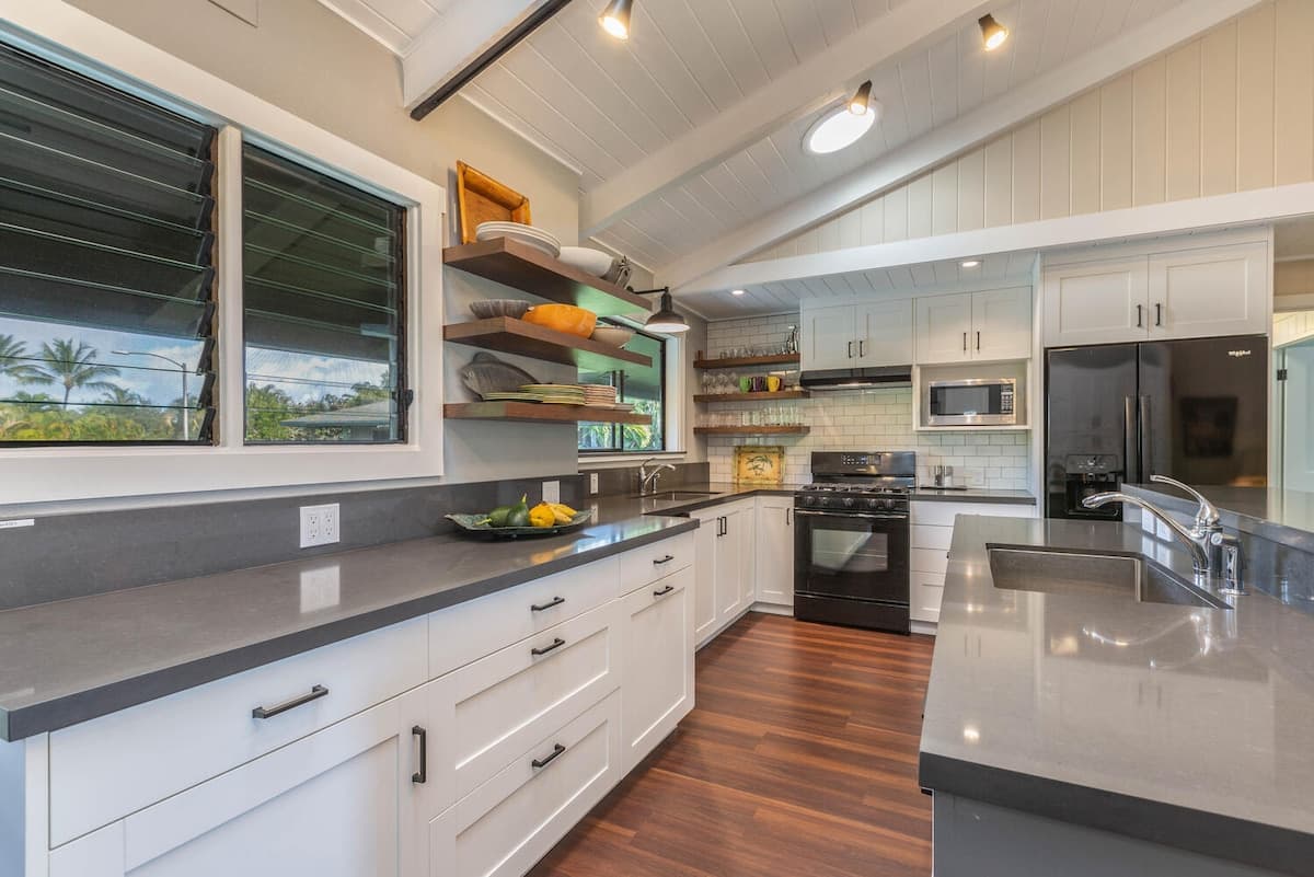 Charming and Immaculate - Close to Beach/Town - Photo 2