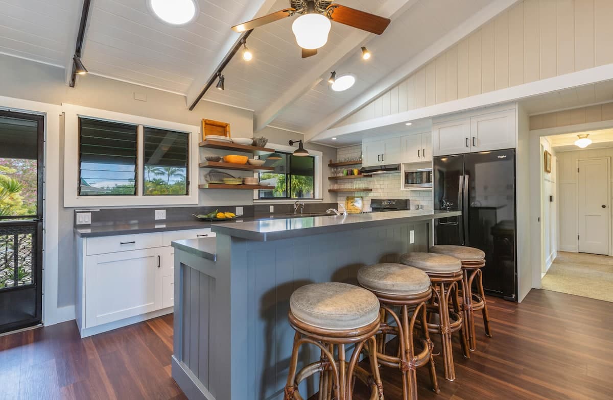 Charming and Immaculate - Close to Beach/Town - Photo 3