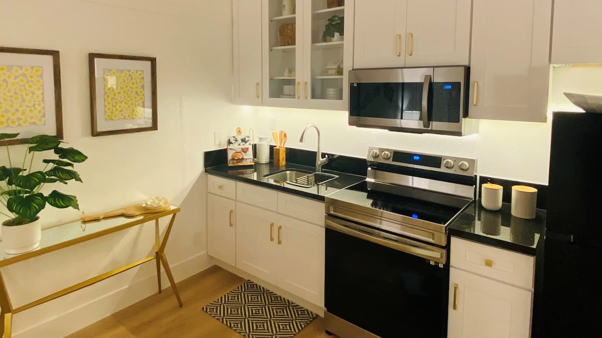 Kailani Hawaii-Modern Studio, feels like home - Photo 2