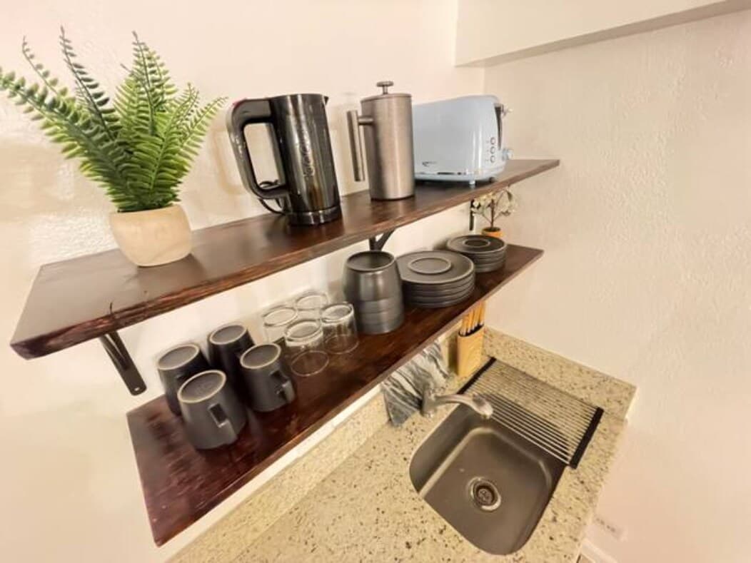 Condo in Honolulu · ★4.38 · Studio · 2 beds · 1 private bath - Photo 5