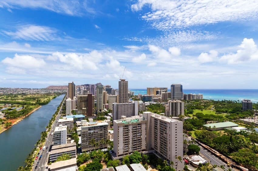 Condo in Honolulu · ★4.73 · Studio · 1 bed · 1 private bath - Photo 3