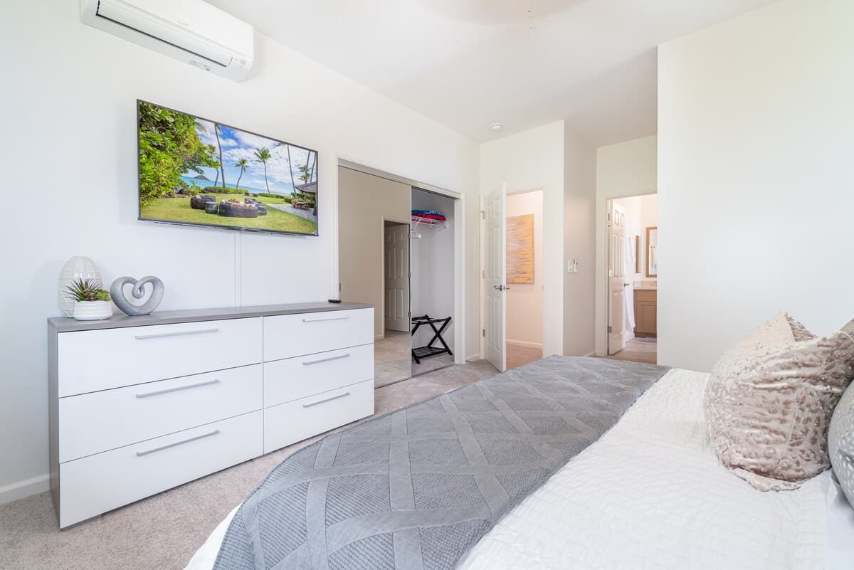 Home in Waianae · ★4.86 · 3 bedrooms · 3 beds · 2.5 shared baths - Photo 3