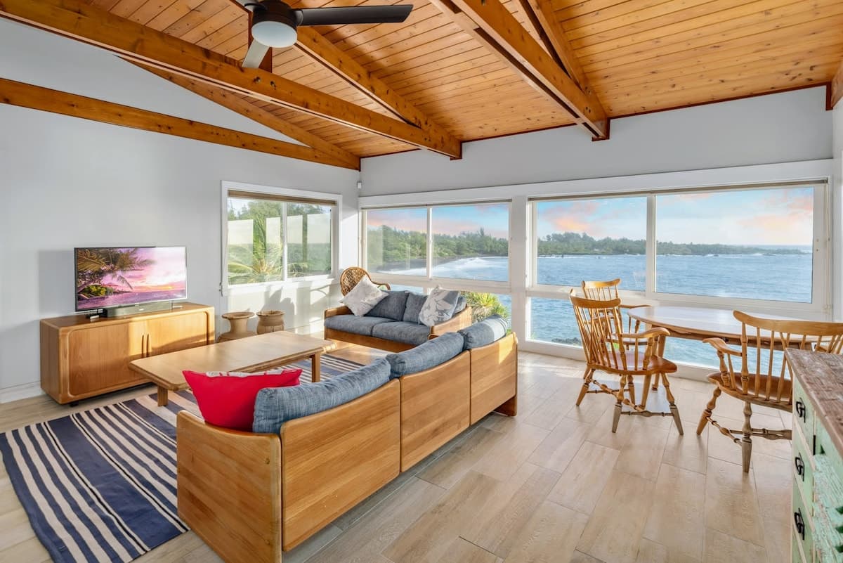 Home in Hana · ★4.95 · 2 bedrooms · 2 beds · 2 baths - Photo 4