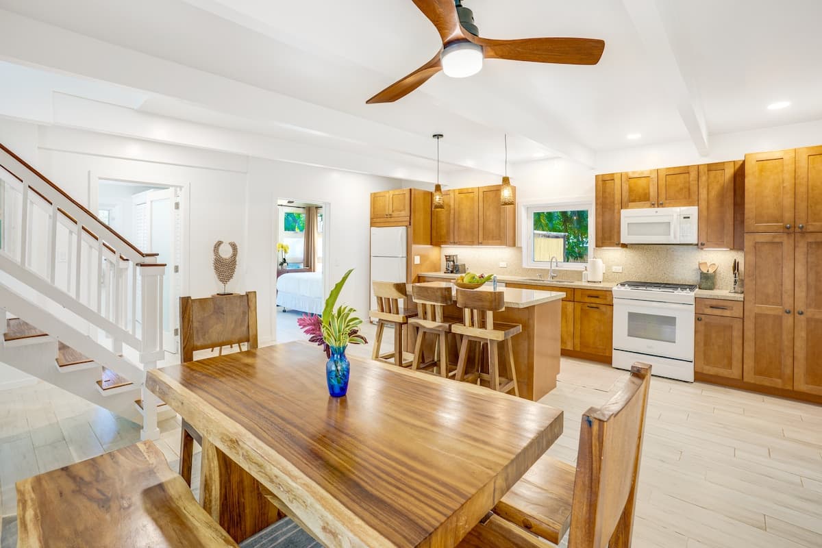 Home in Hanalei · ★4.87 · 5 bedrooms · 6 beds · 2 private baths - Photo 2