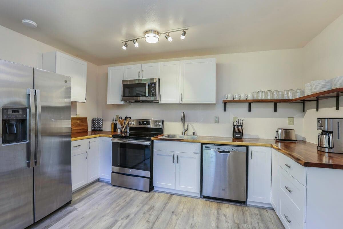 Townhouse in Princeville · ★4.98 · 2 bedrooms · 2 beds · 1 private bath - Photo 3