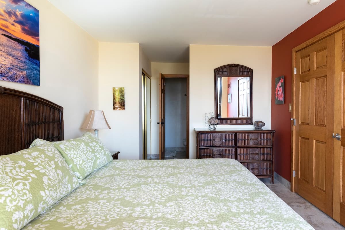 Stunning 2BD/2BA Oceanfront Condo - Photo 1