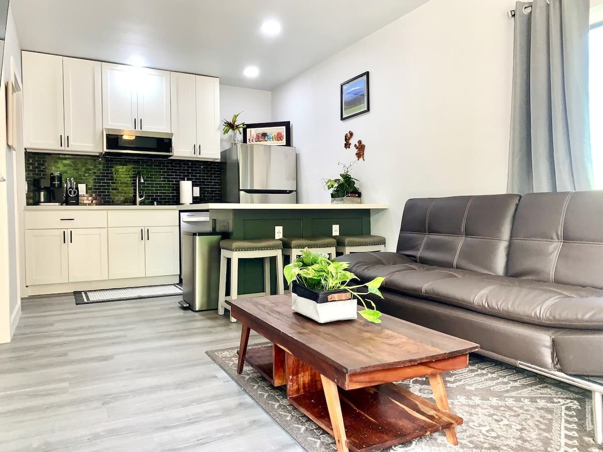 Guesthouse in Kailua-Kona · ★4.97 · 1 bedroom · 2 beds · 1 private bath - Photo 1