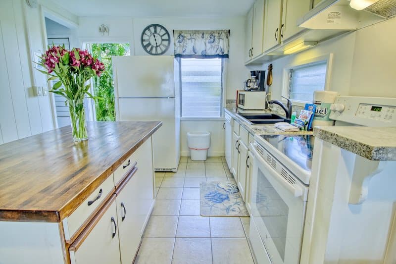Condo in Kapaa · ★4.9 · 2 bedrooms · 4 beds · 1.5 private baths - Photo 5