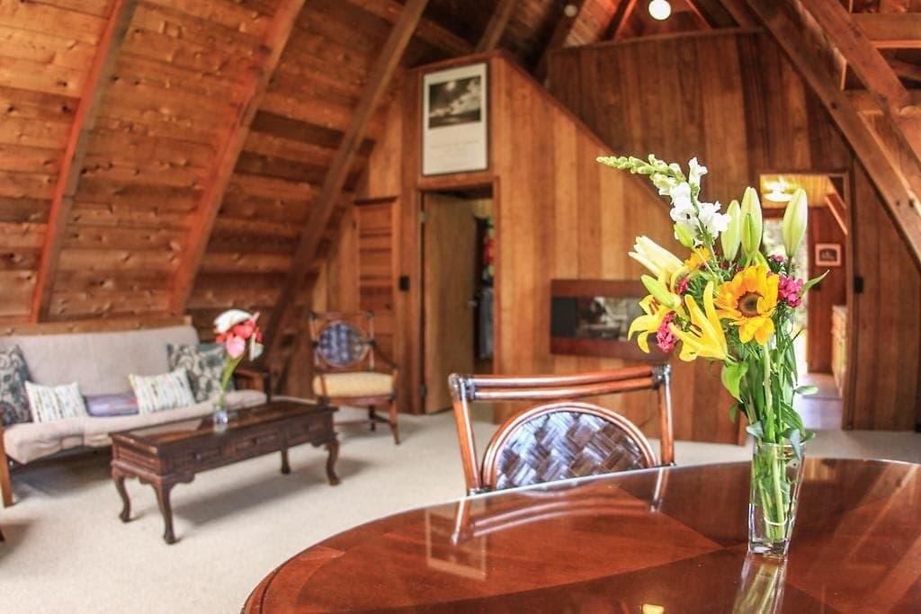 Cabin in Volcano · ★5.0 · 1 bedroom · 2 beds · 1 private bath - Photo 3