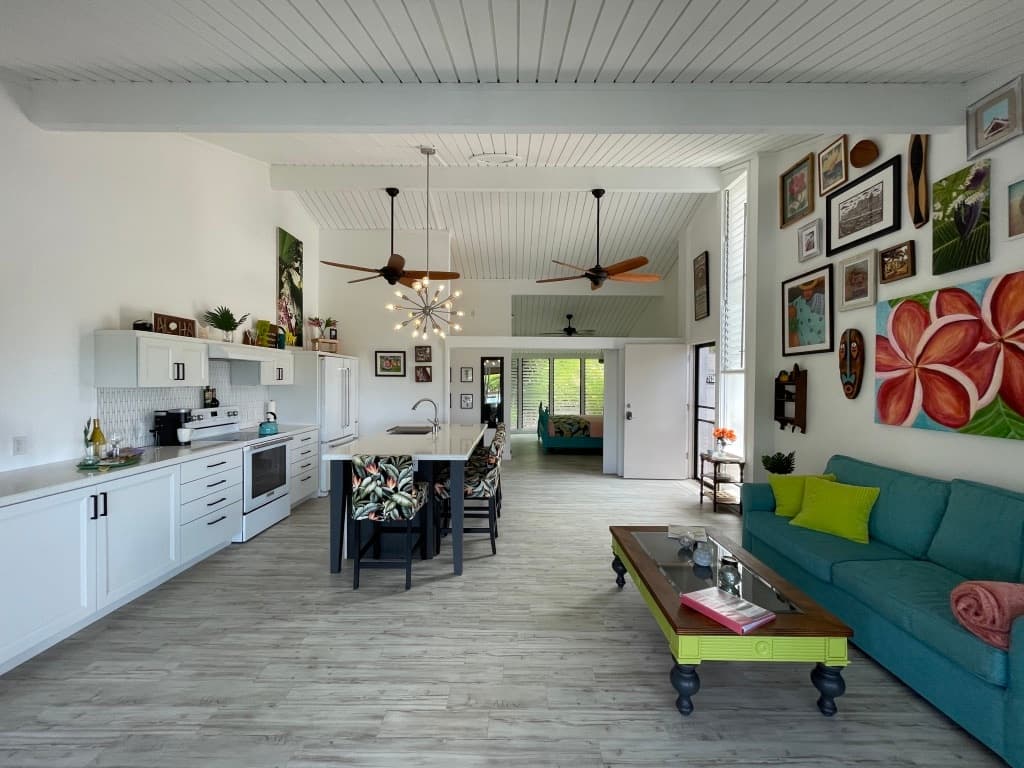 Home in Kailua-Kona · ★4.96 · 1 bedroom · 2 beds · 1 bath - Photo 5