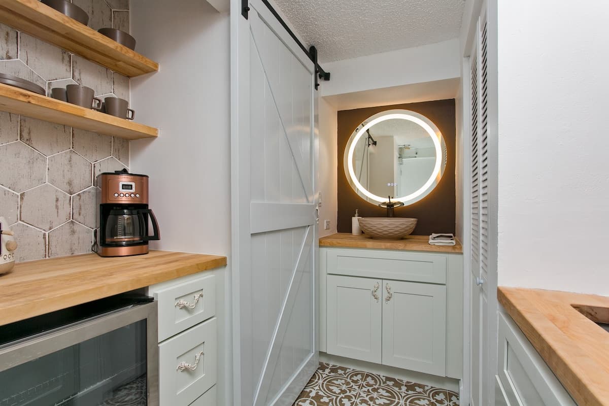 Boho Chic-1/2 Block To Beach - Photo 2