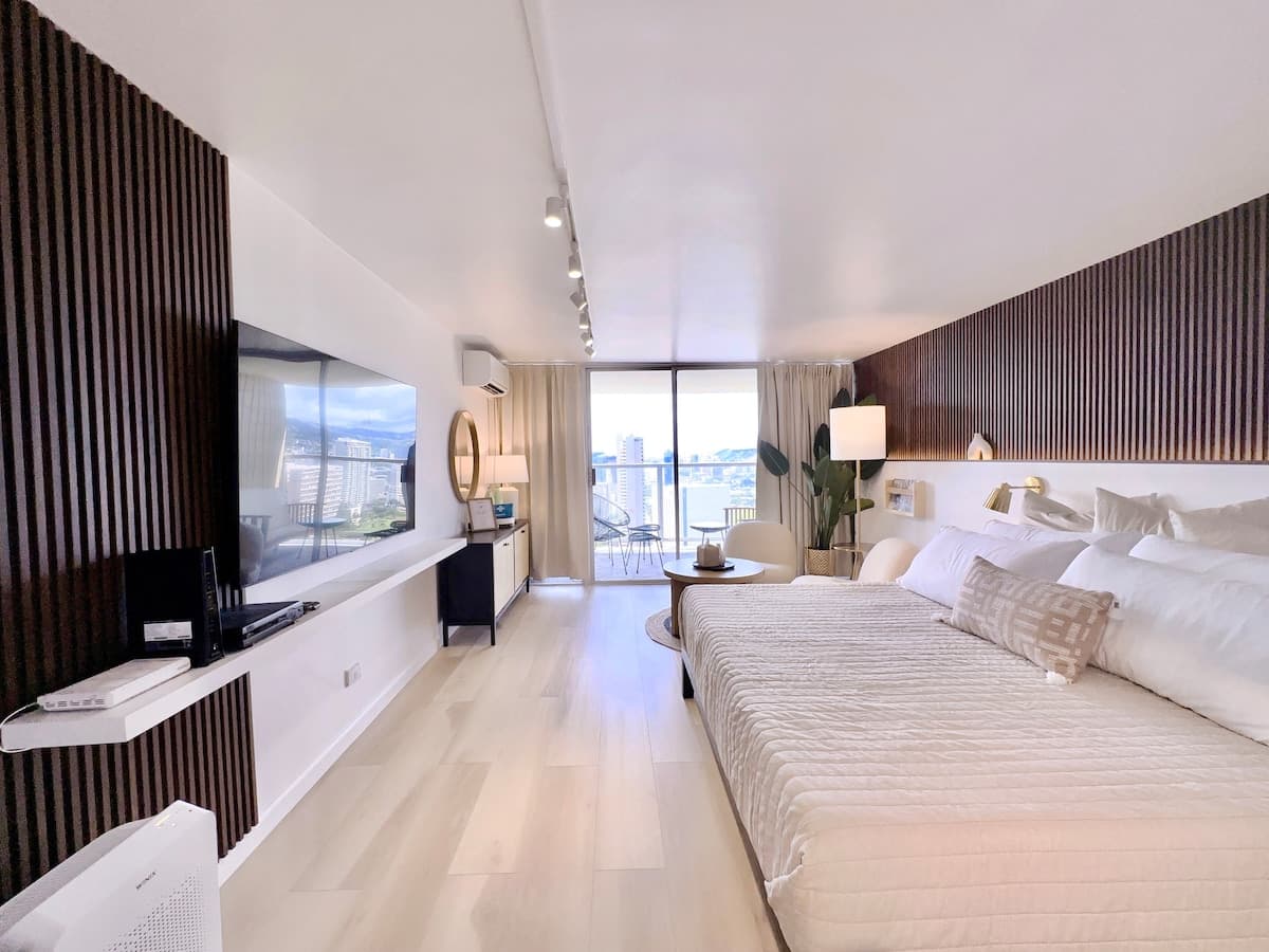 39FL-Modern in Waikiki-Upgraded King Studio - Photo 5