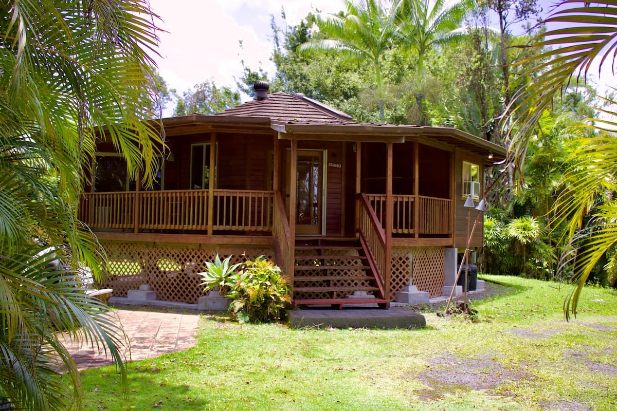 Home in Keaau · ★4.77 · 2 bedrooms · 2 beds · 2 private baths - Photo 1