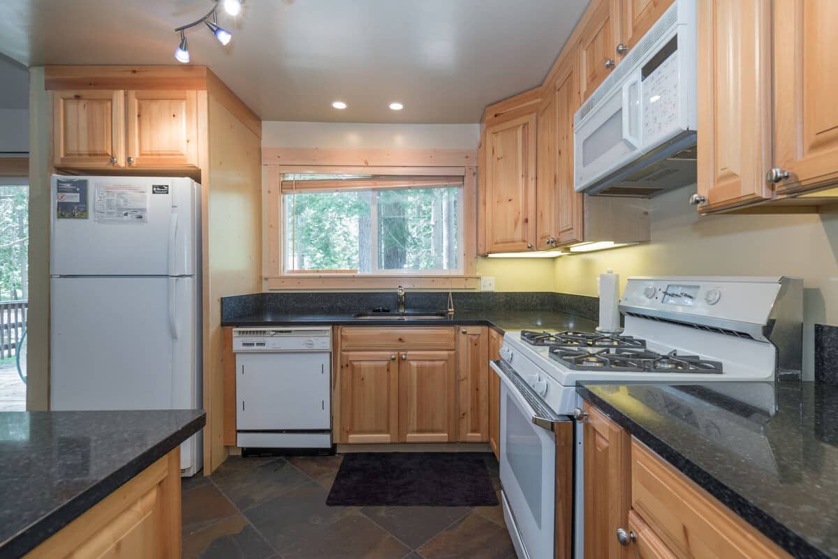 Charming West Shore Home with Loft Office - Photo 2