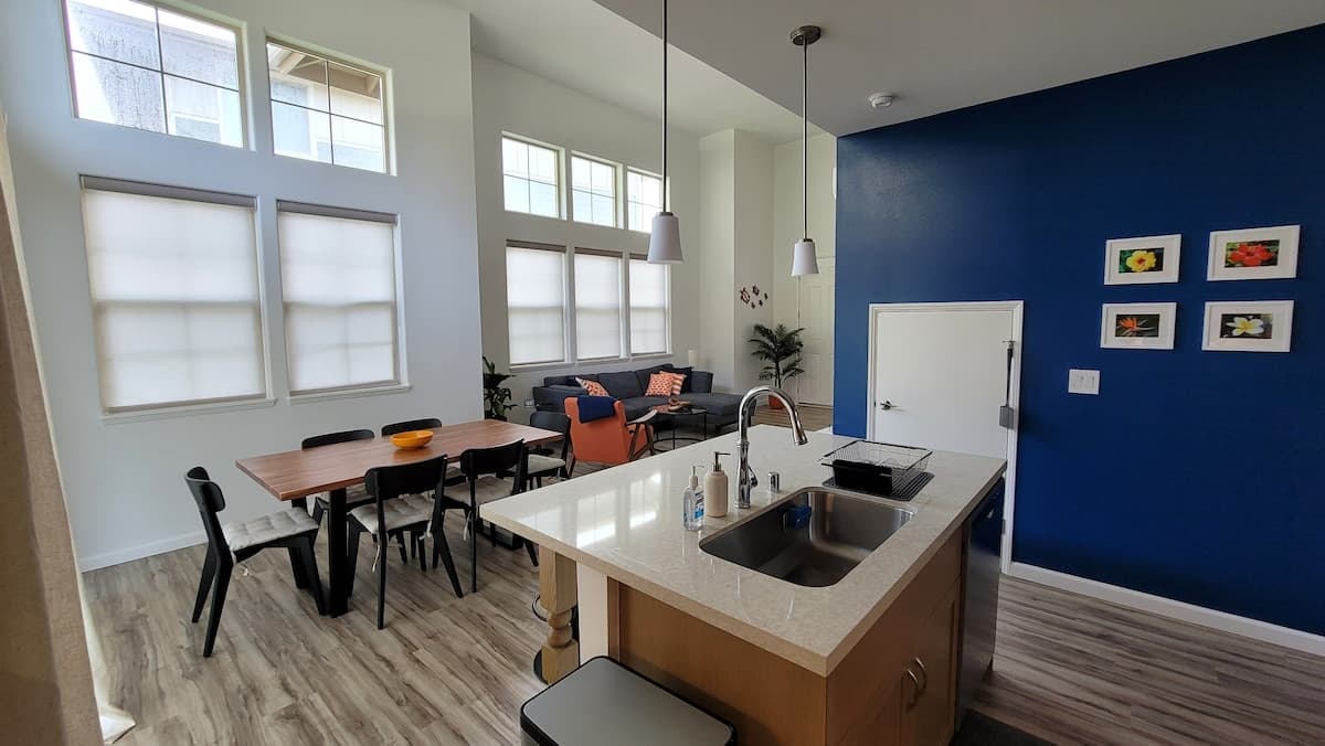 Home in Waianae · ★4.96 · 3 bedrooms · 4 beds · 2.5 private baths - Photo 5