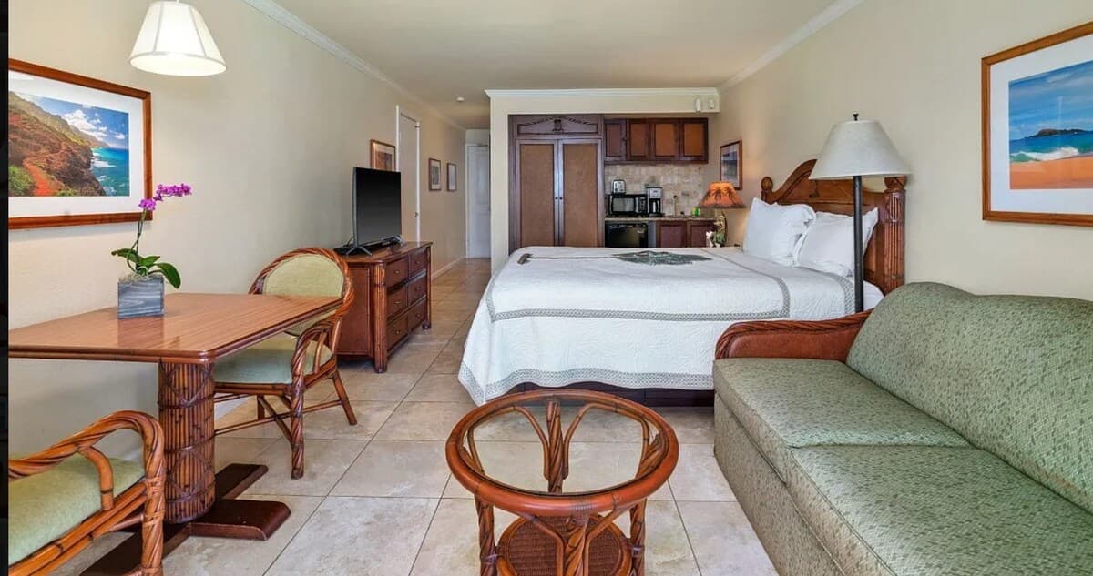 Beautiful OCEAN VIEW with free Parking & Top Floor - Photo 5