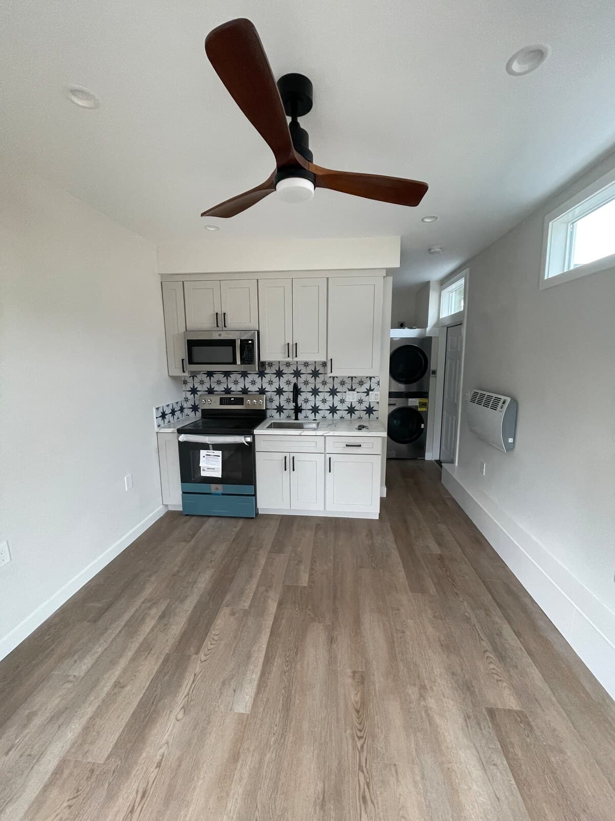 Brand New Studio ADU w/ Full Kitchen & Patio - Photo 2