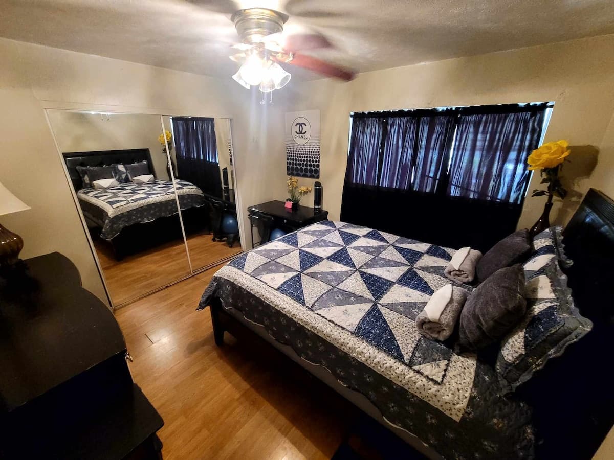 Guesthouse in Haiku-Pauwela · ★4.77 · 1 bedroom · 1 bed · 1 shared bath - Photo 1