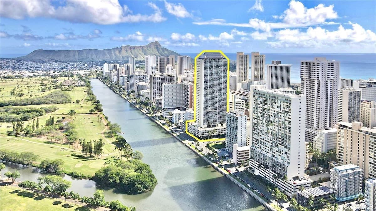 22F-Bright & Cozy 1BR condo in Central Waikiki~ - Photo 1