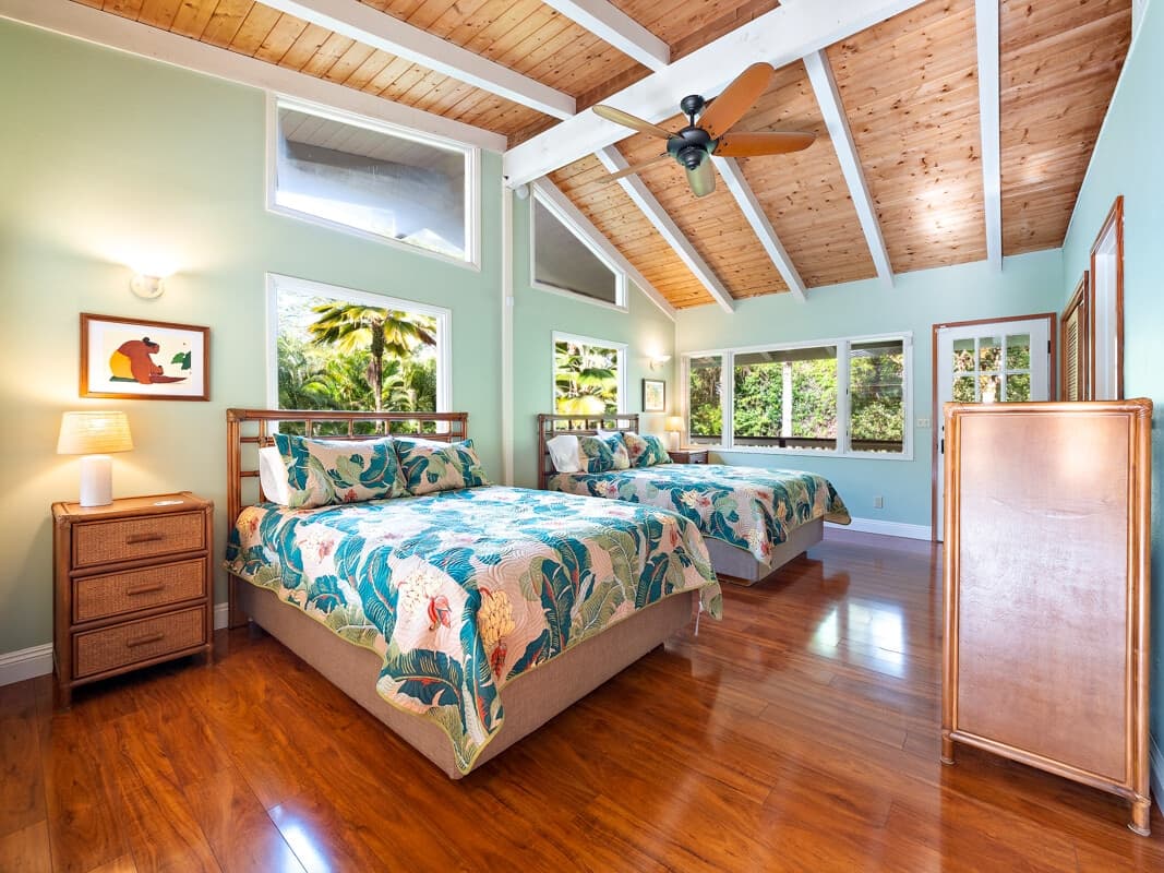 Home in Keaau · ★4.8 · 3 bedrooms · 6 beds · 2 private baths - Photo 4