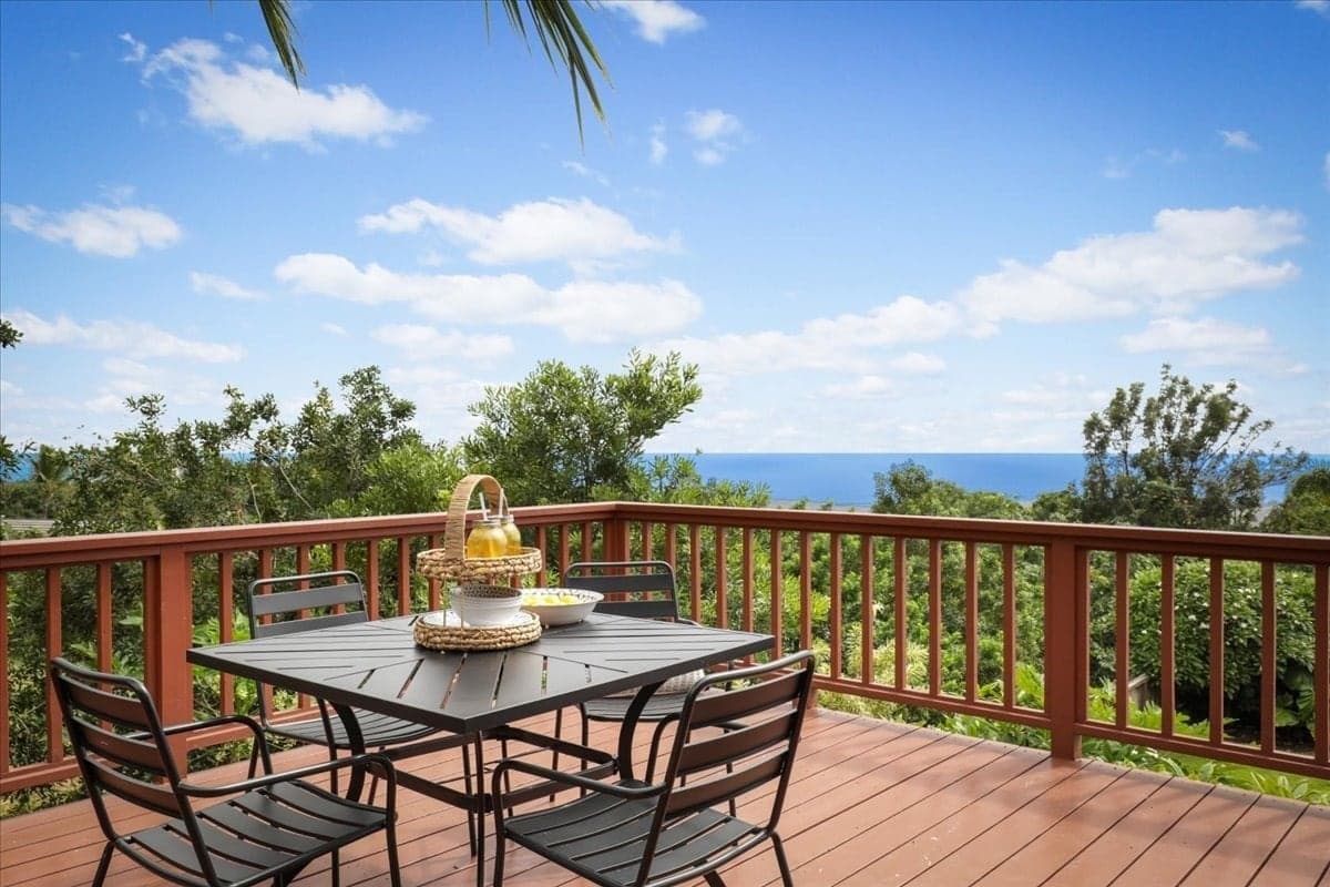 Home in Kailua-Kona · ★4.92 · 3 bedrooms · 5 beds · 2 baths - Photo 1