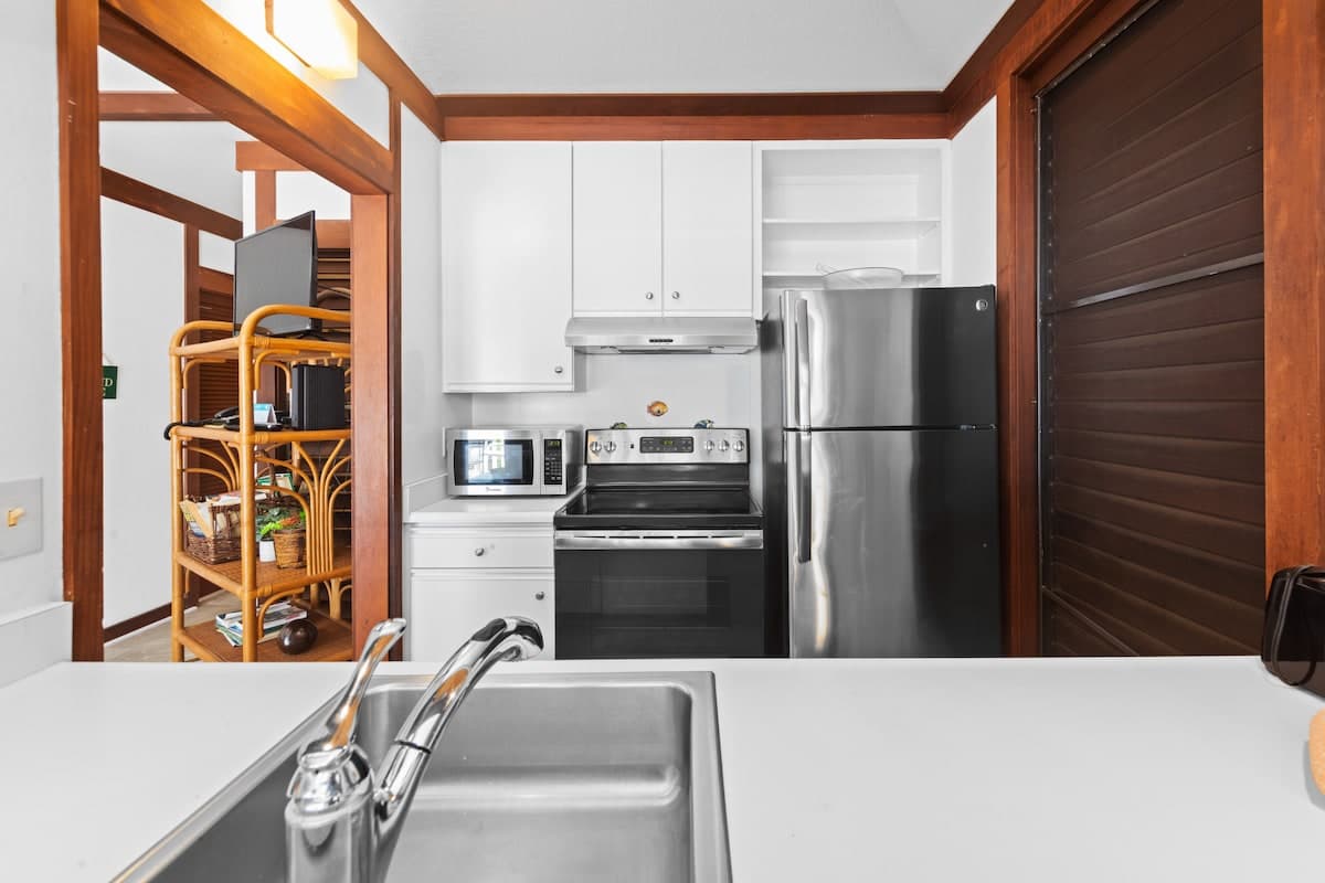 Condo in Koloa · ★4.84 · 1 bedroom · 2 beds · 1 bath - Photo 4