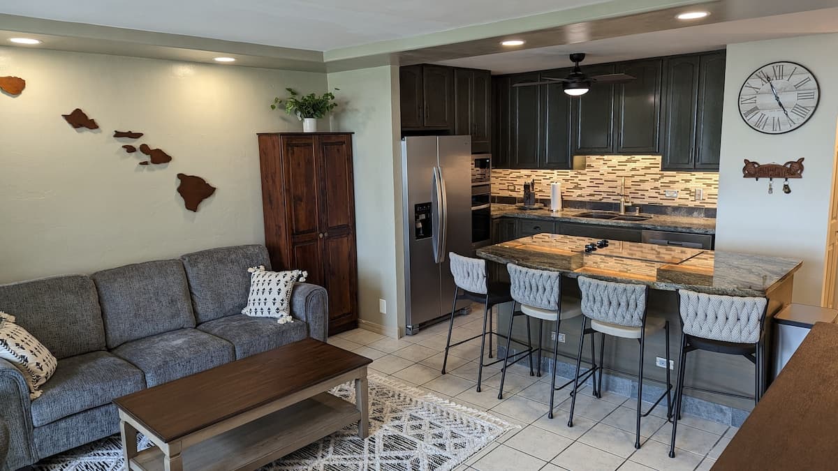 Centrally Located Downtown Kona Condo - Photo 1
