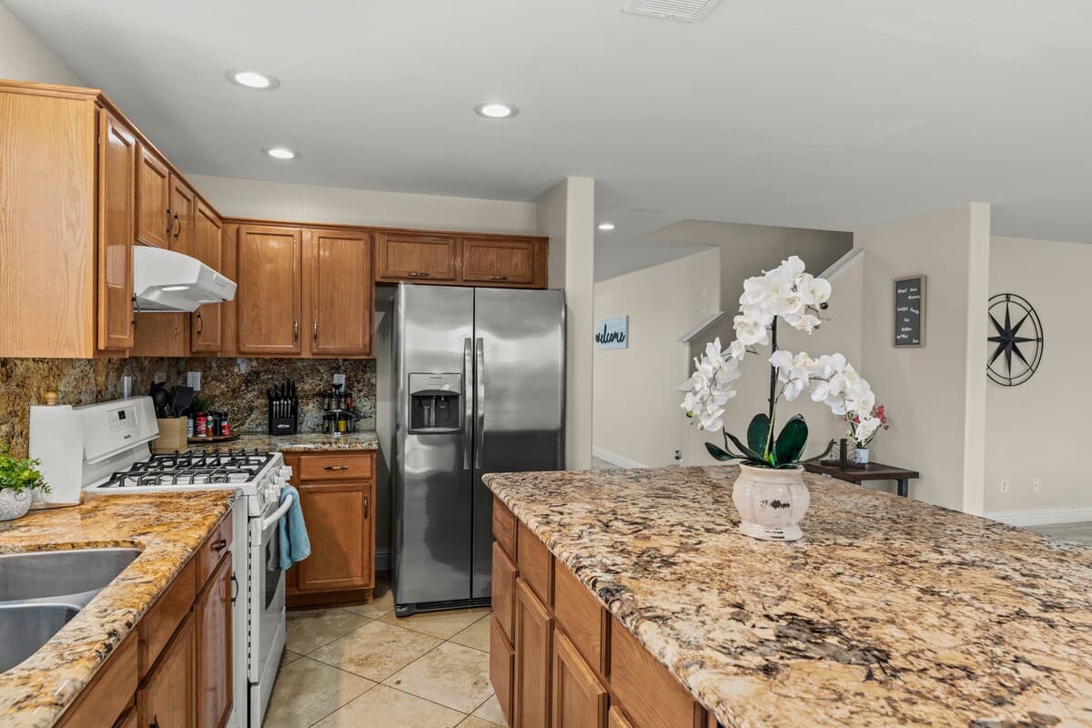 North Natomas Family Retreat Near Airport - Photo 4