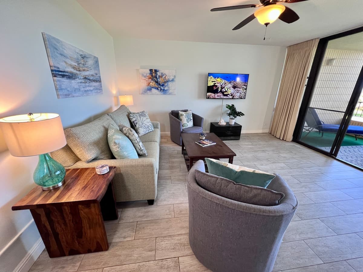 Condo in Kihei · ★4.94 · 1 bedroom · 2 beds · 1 private bath - Photo 3