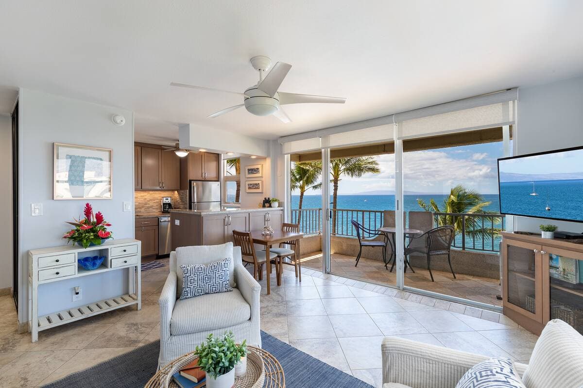 Maui Oceanfront Penthouse at Nani Kai Hale (609) - Photo 2