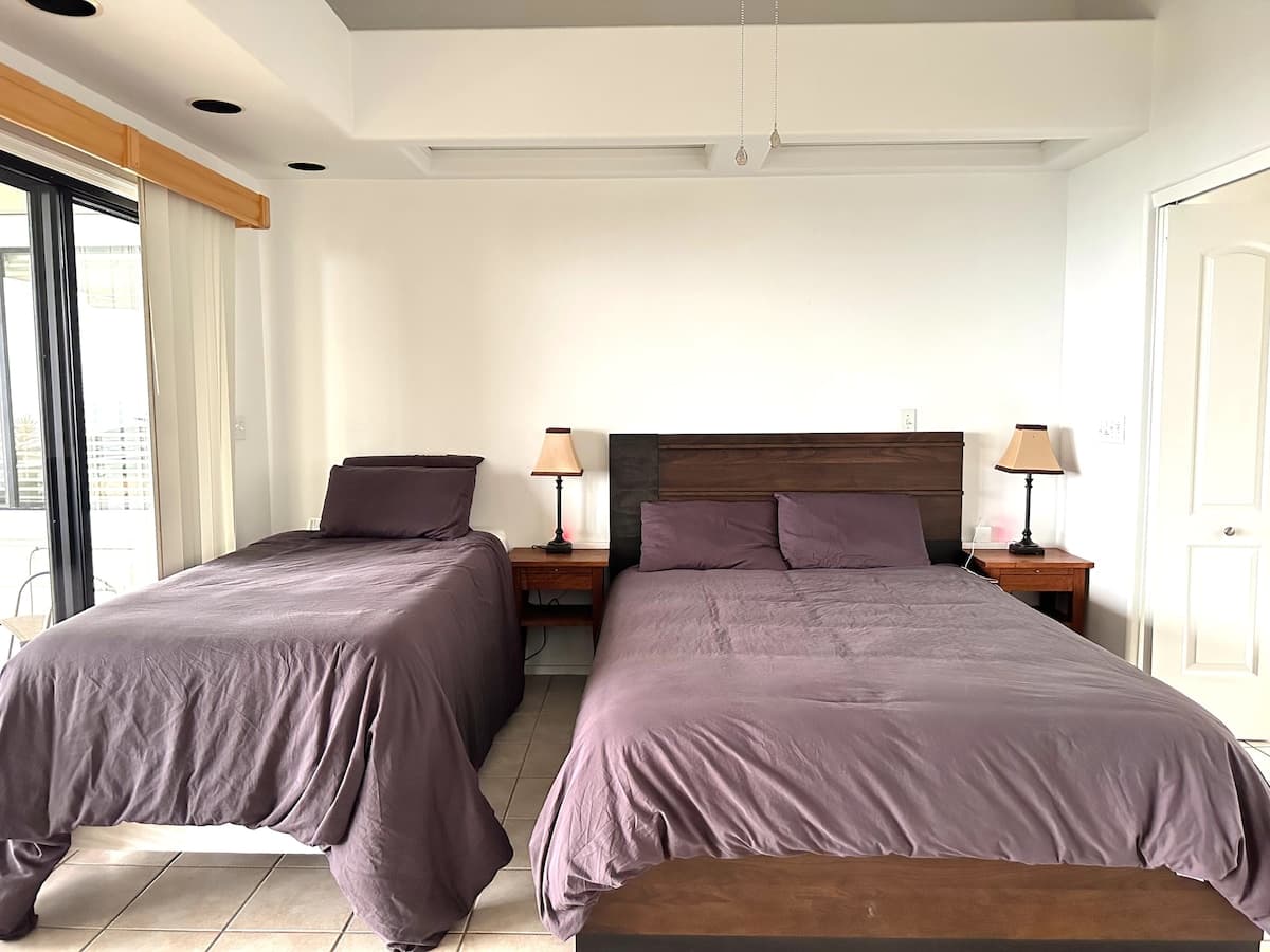 Home in Holualoa · ★4.84 · 2 bedrooms · 5 beds · 2 private baths - Photo 2