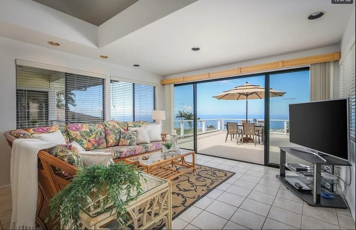 Home in Holualoa · ★4.84 · 2 bedrooms · 5 beds · 2 private baths - Photo 3